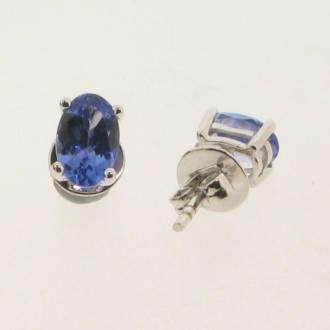 EO0257 18ct Tanzanite Studs