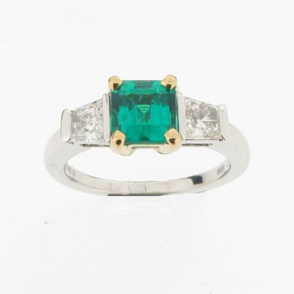 MS4637 Emerald & Diamond Ring