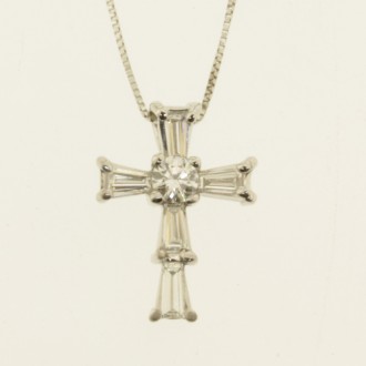 MS6637 Diamond Cross Pendant