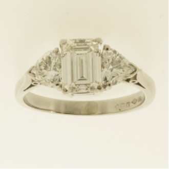 MS6856 Diamond Three Stone Ring