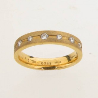 RD0010 Diamond Wedding Band 