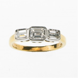 RD0090 18ct Three Stone Diamond Ring