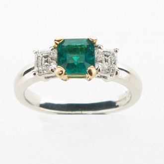 RE0011 Emerald & Diamond Ring