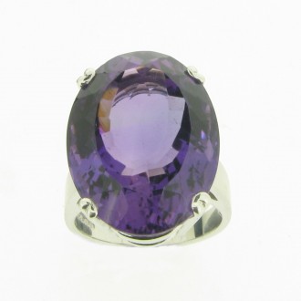 RM0083 18ct Amethyst Ring