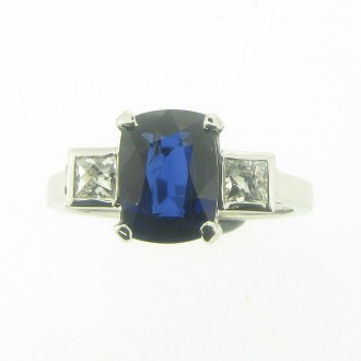 RS0065 Natural Sapphire & Diamond ring.