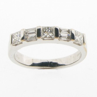 RD0069 18ct Diamond Ring