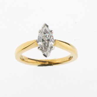 RD0153 18ct Diamond Marquise Ring